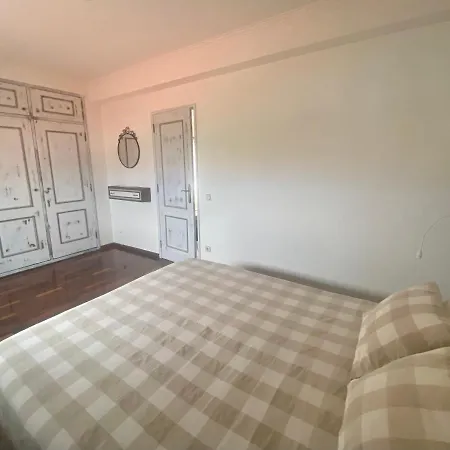 Almagreira House Ferrel (Leiria)