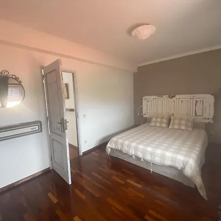 Almagreira House *