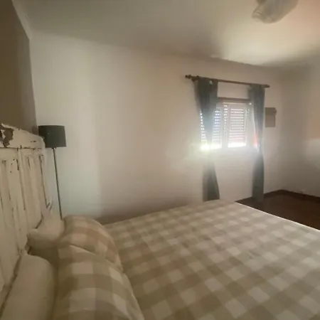 Almagreira House * Ferrel (Leiria)